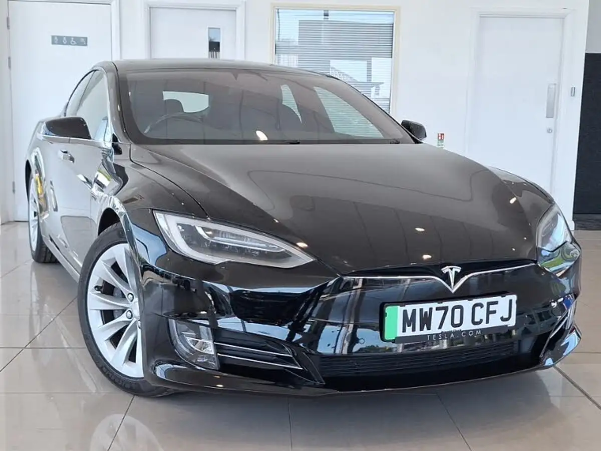 2020-tesla-model-s-e-long-range-big-0