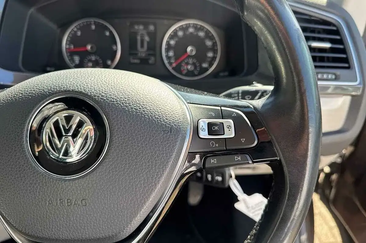 2017-volkswagen-transporter-20tdi-t32-highline-bmt-swb-150pseu6-kombi-dsg-big-14