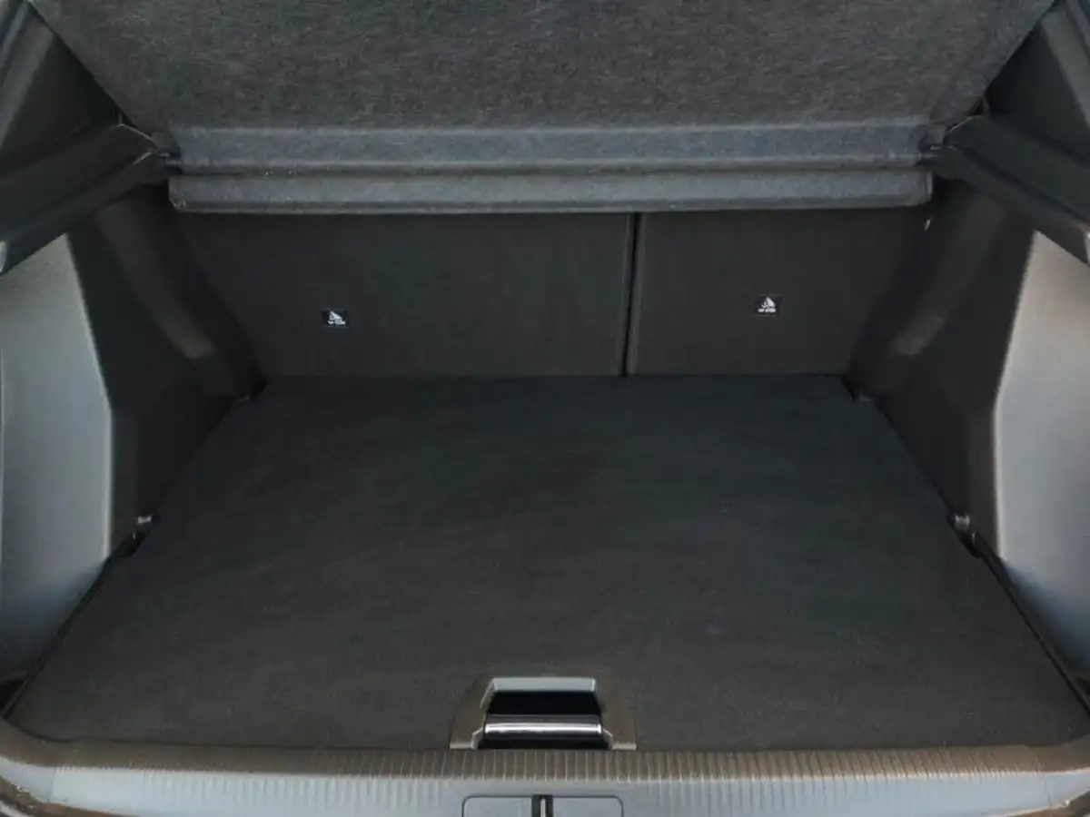 2023-peugeot-2008-suv-12-puretech-allure-big-7