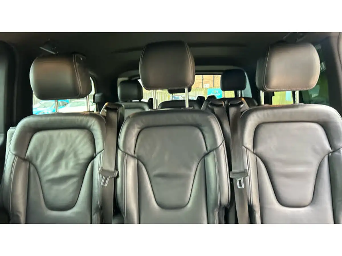 2020-mercedes-benz-v-class-20d-v300d-amg-line-extra-long-big-14