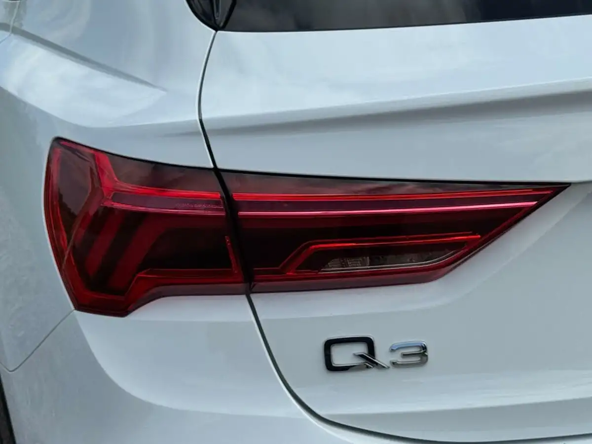 2022-audi-q3-15-35-tfsi-black-edition-cod-sportback-s-tronic-big-40