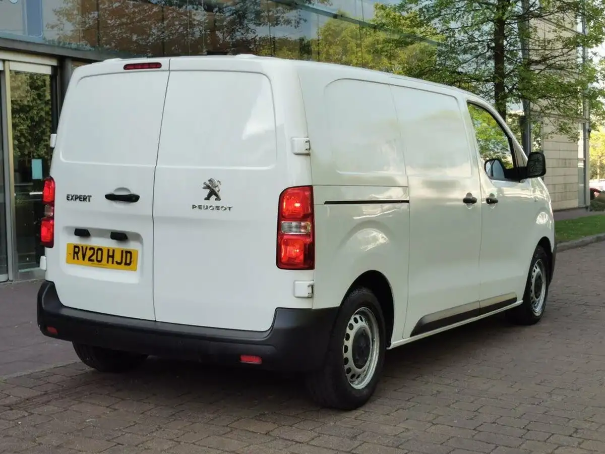 2020-peugeot-expert-15-bluehdi-professional-compact-1000-big-5