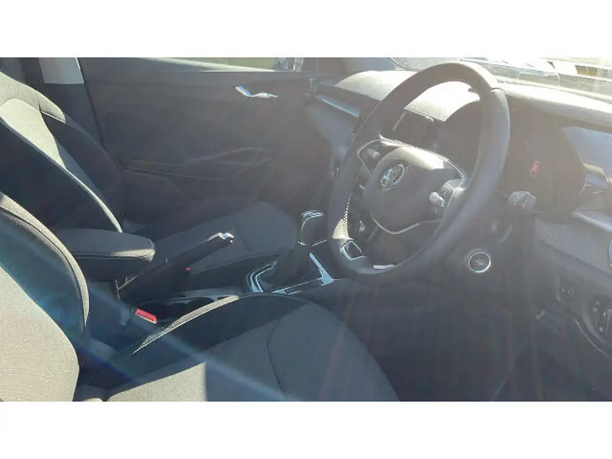 2025-skoda-fabia-10-tsi-design-edition-116ps-dsg-big-14