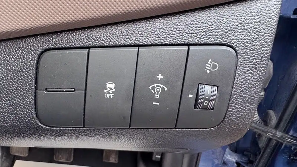 2016-hyundai-i10-10-s-air-big-14
