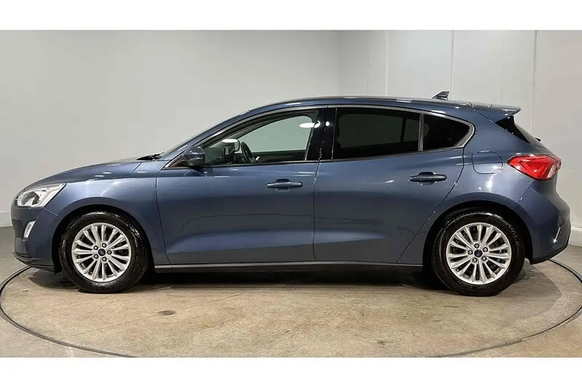 2019-ford-focus-10t-titanium-ss-hatchback-big-5