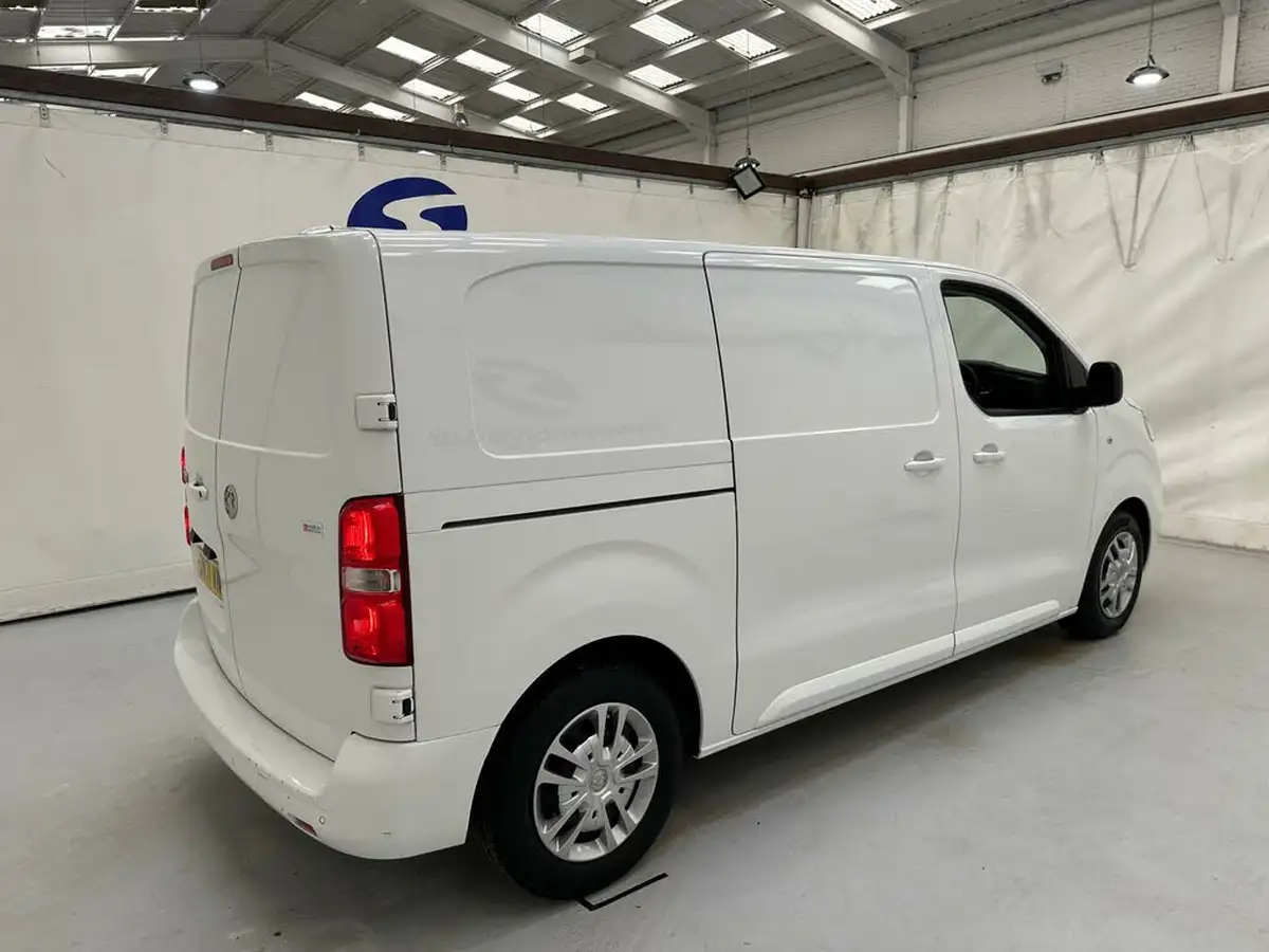 2021-vauxhall-vivaro-15td-2700-l1h1-sportive-120pseu6d-big-6