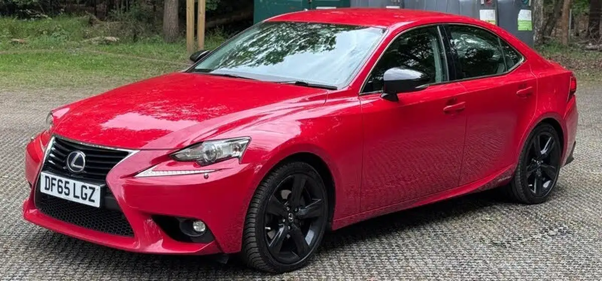 2015-lexus-is-300h-25-sport-big-11