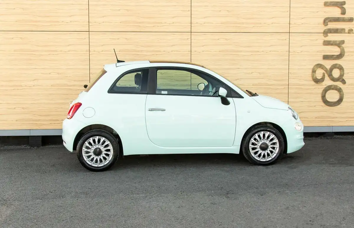 2021-fiat-500-10-lounge-big-11