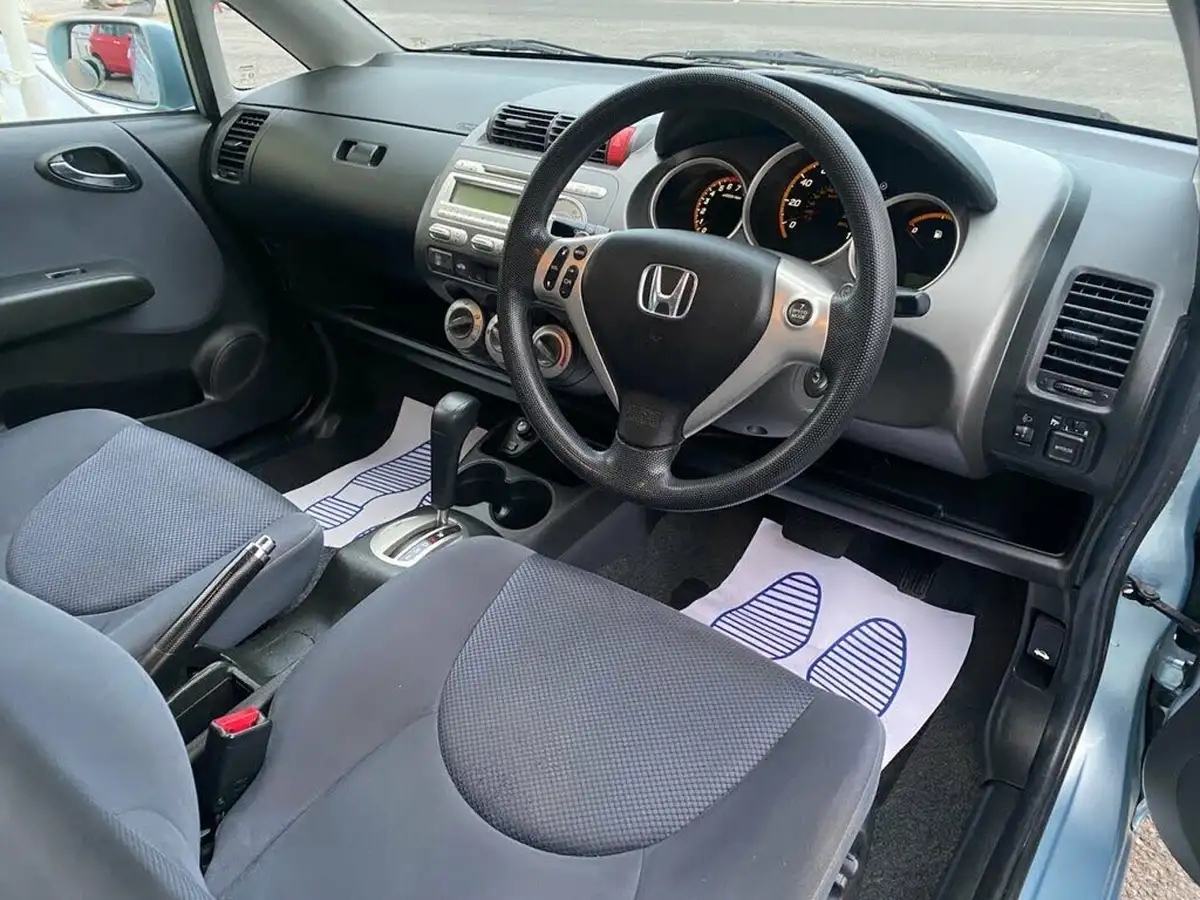 2008-honda-jazz-14-se-cvt-7-big-10