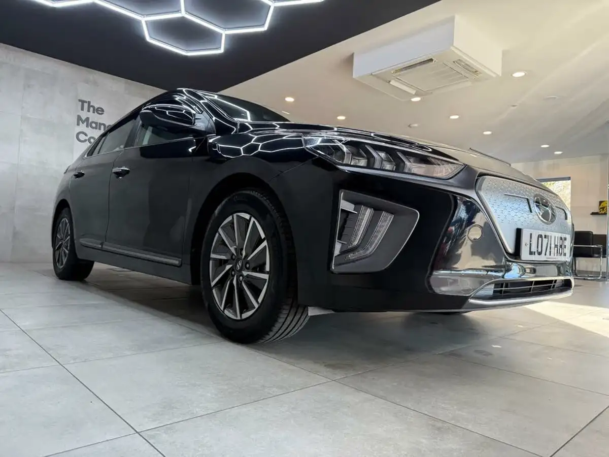 2022-hyundai-ioniq-e-premium-electric-big-36