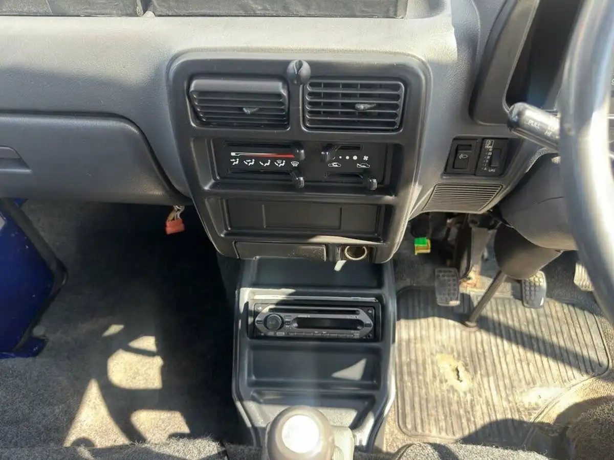 2005-daihatsu-hijet-13-lpg-panel-van-big-24