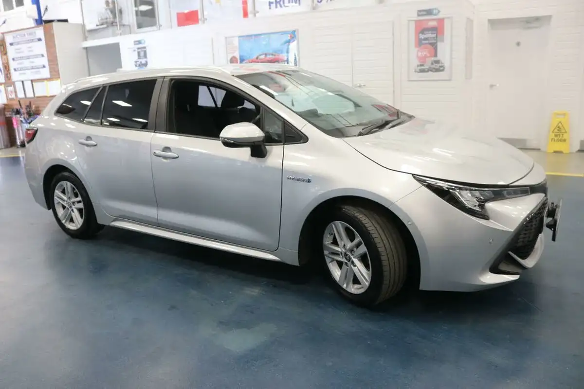 2021-toyota-corolla-18-vvt-i-icon-tech-spare-wheel-touring-sports-5d-big-1