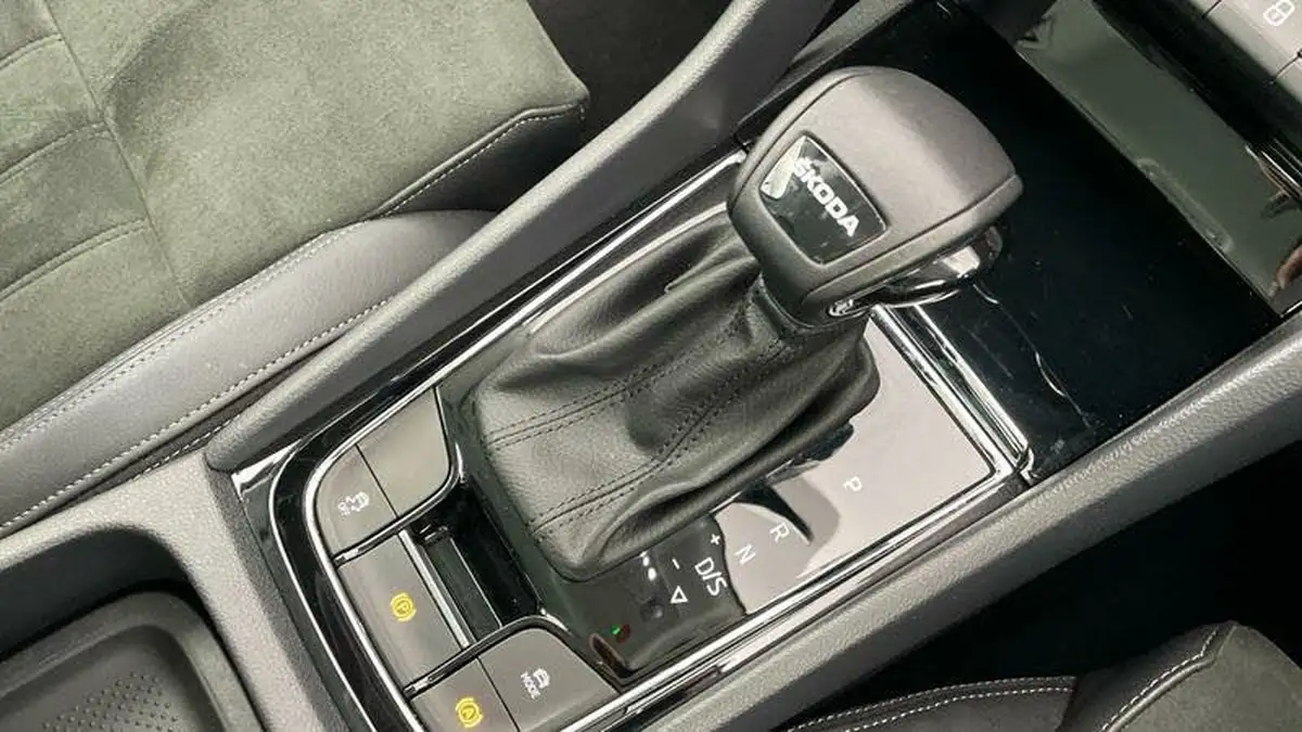 2023-skoda-karoq-15-tsi-se-l-dsg-big-24