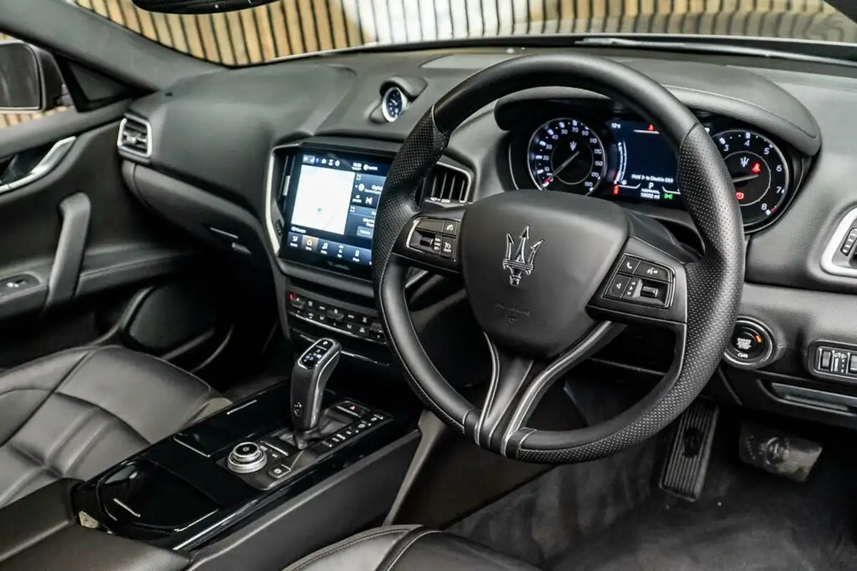 2022-maserati-ghibli-20-gt-1998cc-big-22
