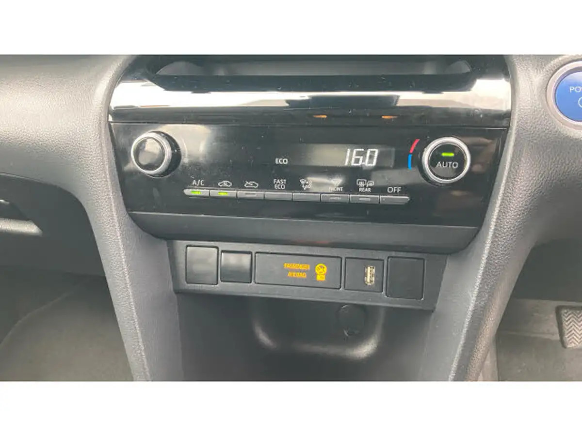 2023-toyota-yaris-cross-15-vvt-i-icon-big-36