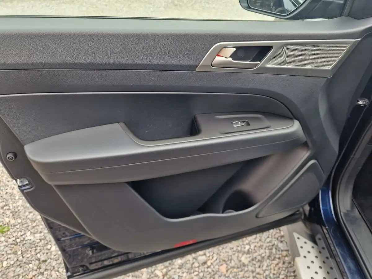 2019-kgm-ssangyong-musso-22td-rebel-auto-big-28
