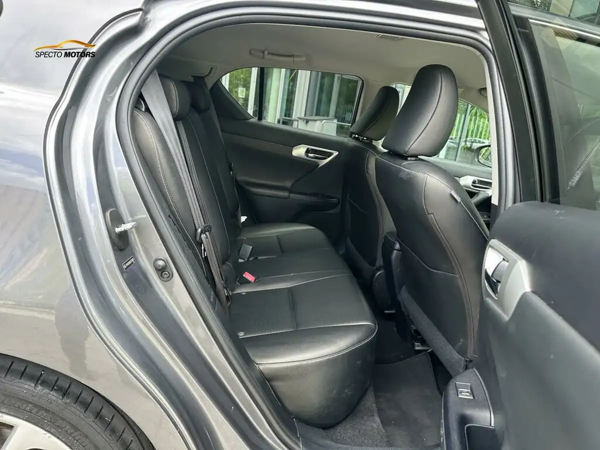 2013-lexus-ct-200h-18-advance-big-24