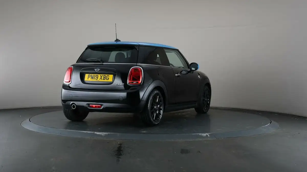 2019-mini-cooper-15-cooper-classic-hatchback-3d-big-58