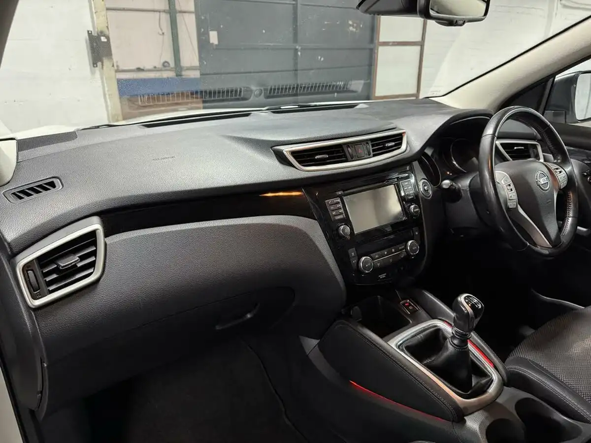 2015-nissan-qashqai-15dci-n-tec-big-11