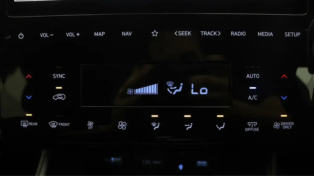 2023-hyundai-tucson-16-t-gdi-premium-230ps-hybrid-auto-big-11