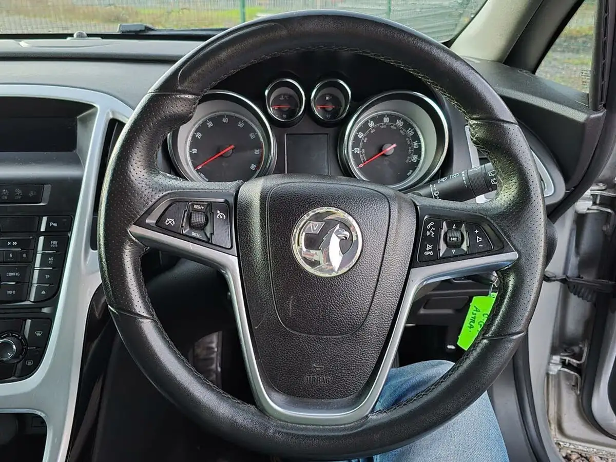 2010-vauxhall-astra-16-sri-16v-vvt-115ps-hatchback-5d-auto-big-35