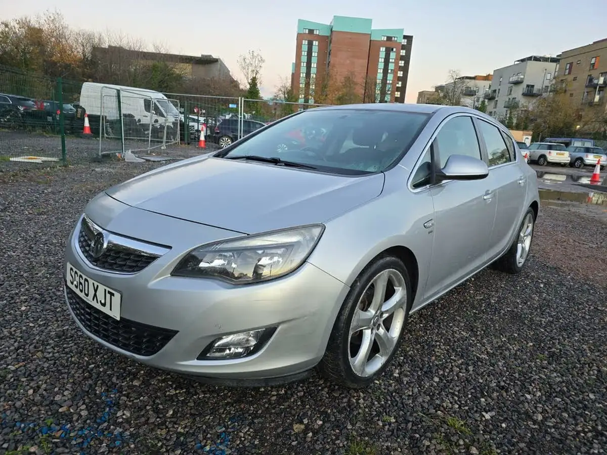 2010-vauxhall-astra-16-sri-16v-vvt-115ps-hatchback-5d-auto-big-7