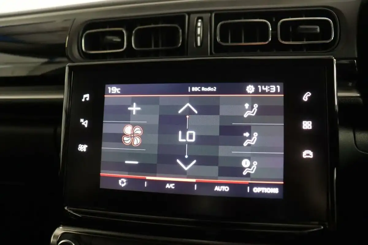 2024-citroen-c3-12-puretech-plus-110ps-eat6-big-22