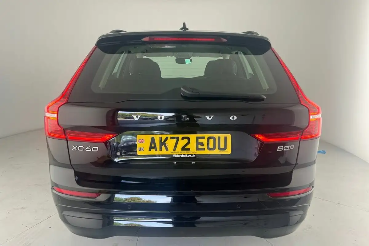 2022-volvo-xc60-20-b5-core-big-36