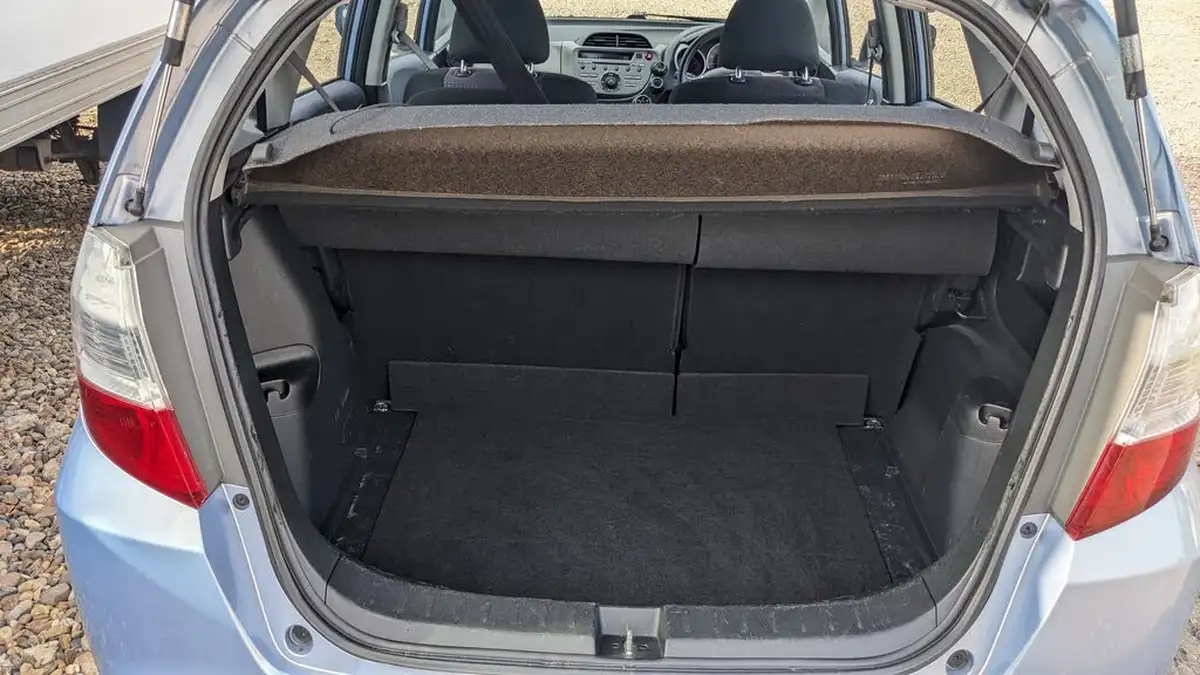 2010-honda-jazz-12-s-big-17