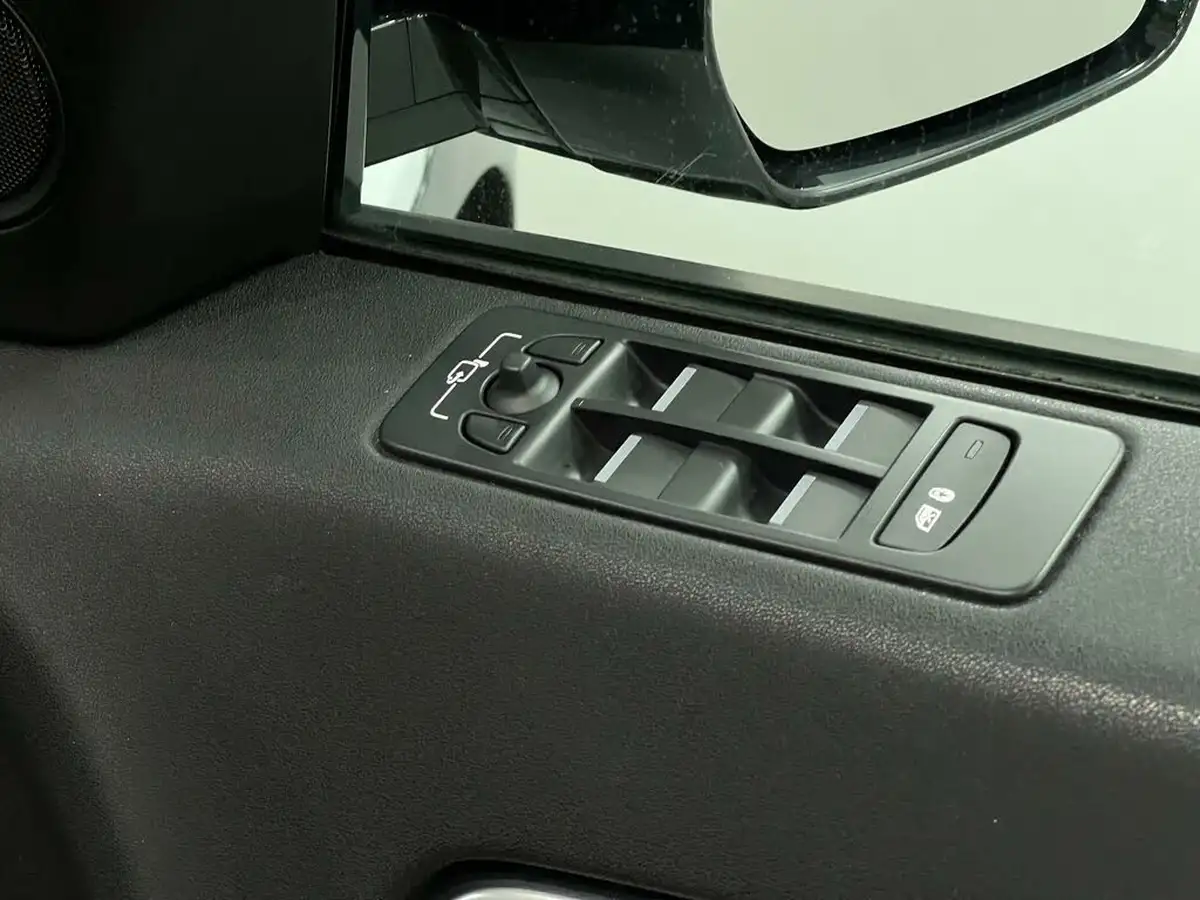 2019-land-rover-discovery-sport-20td4-landmark-big-27