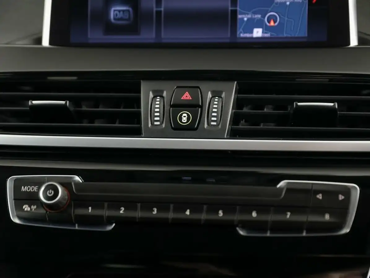 2022-bmw-x1-20-sdrive20i-xline-big-30