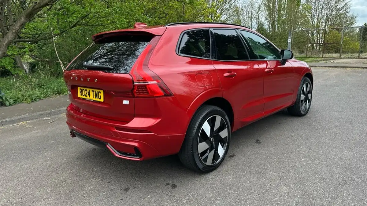 2024-volvo-xc60-20-b5-plus-big-17