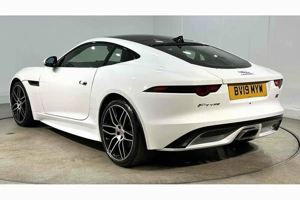 2019-jaguar-f-type-20-i4-chequered-flag-coupe-big-4