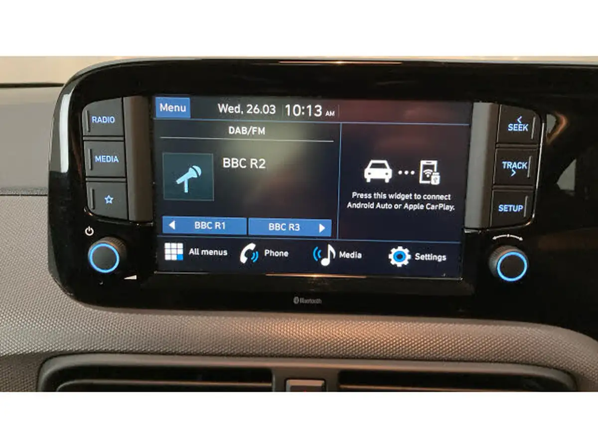 2022-hyundai-i10-10-se-connect-big-11