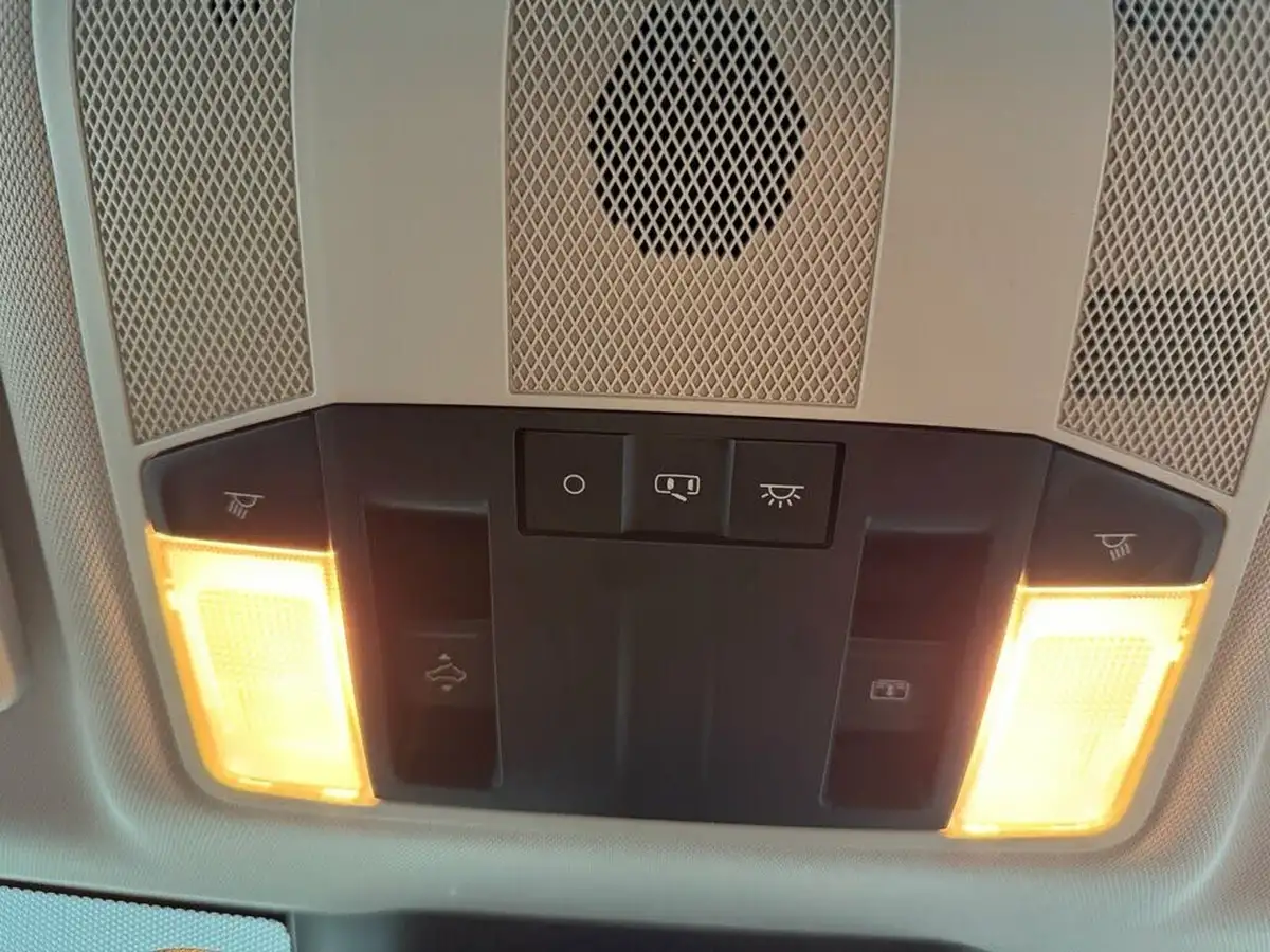 2019-mitsubishi-eclipse-cross-15-black-big-57
