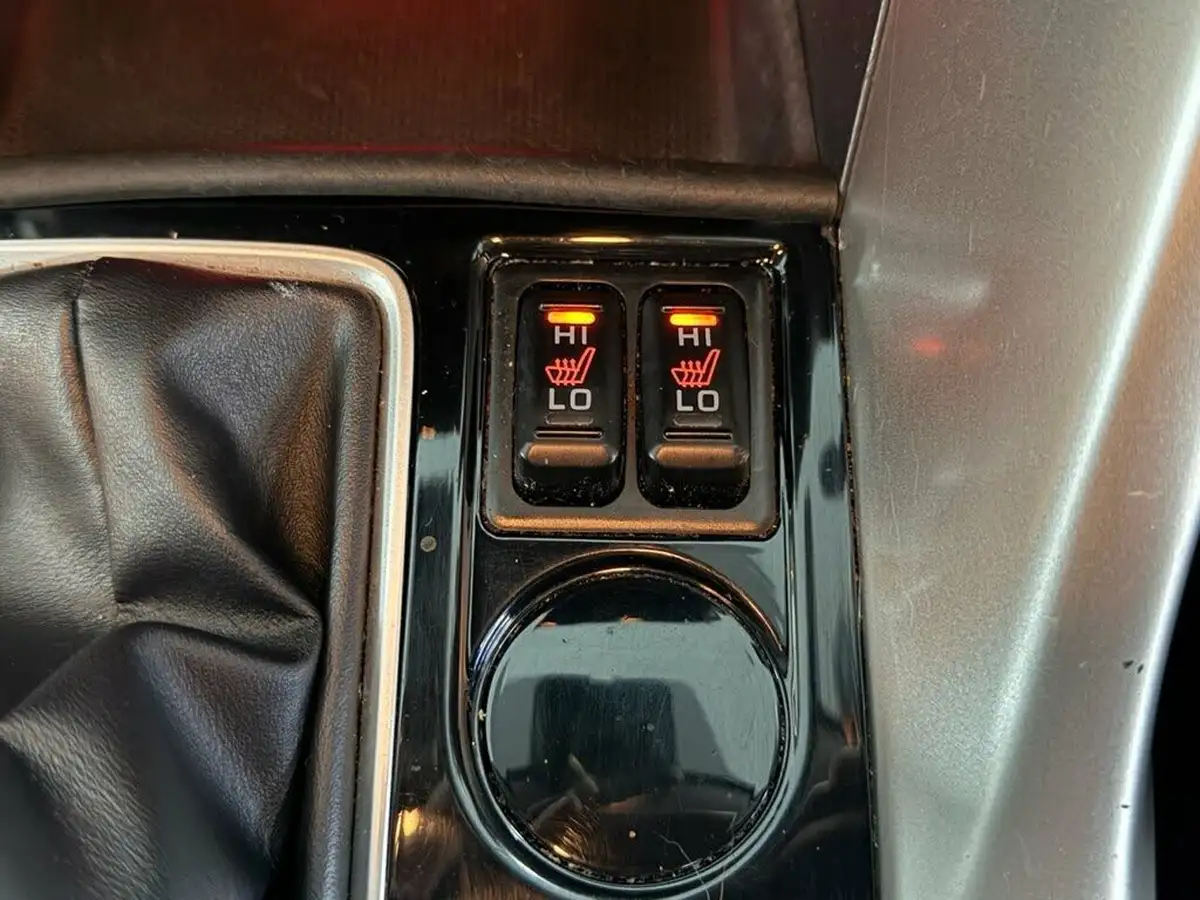 2019-mitsubishi-eclipse-cross-15-black-big-53