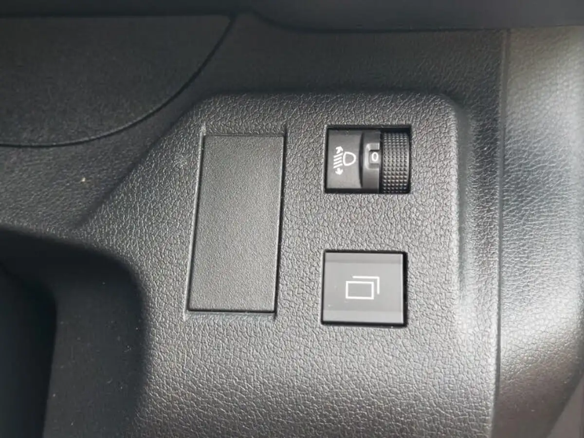 2024-peugeot-partner-15-bluehdi-professional-100pseu6d-big-12