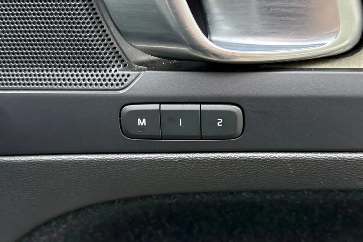 2020-volvo-xc40-20-t4-inscription-pro-big-28
