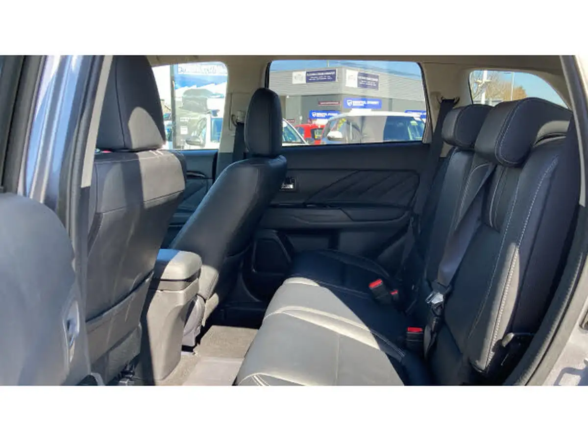 2017-mitsubishi-outlander-20-4hs-phev-5st-big-15