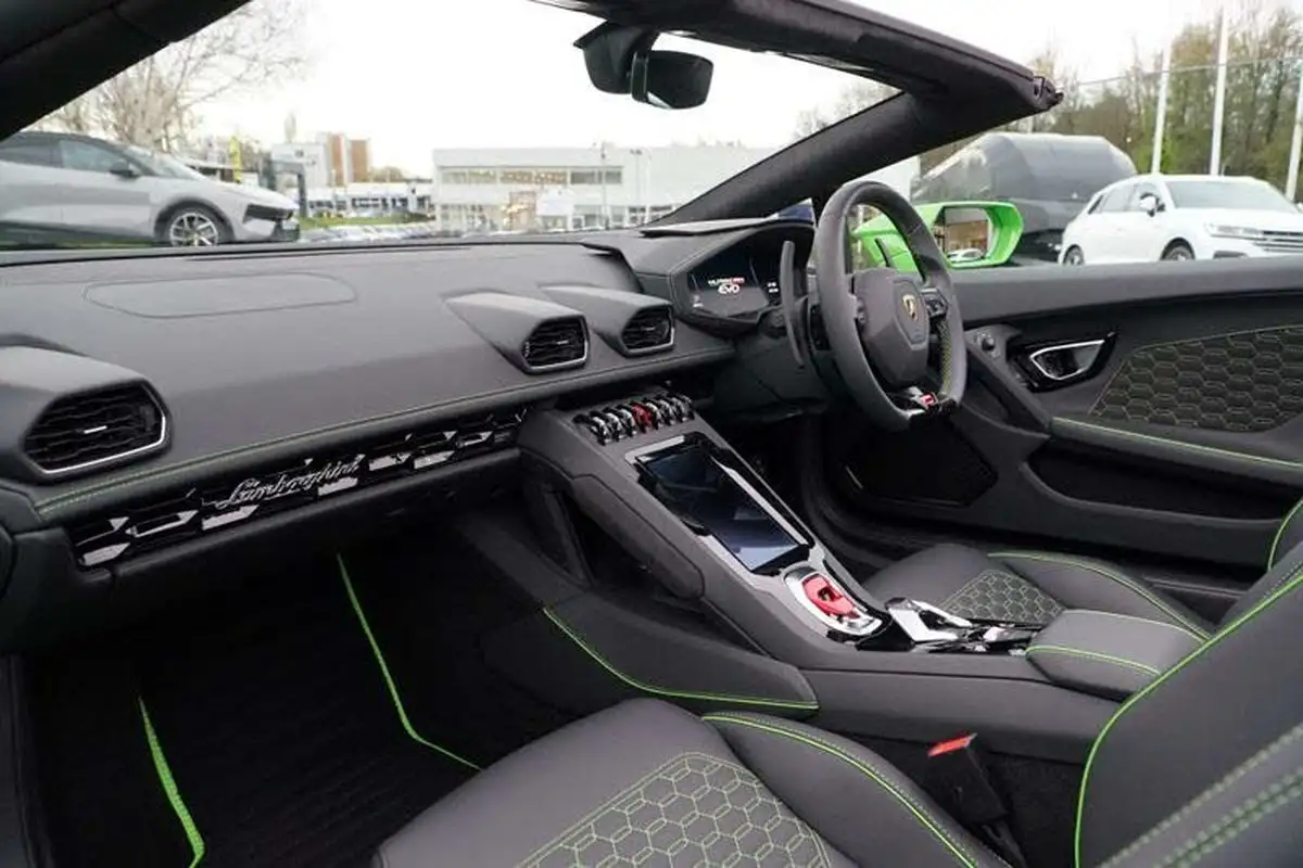 2022-lamborghini-huracan-52-evo-big-7