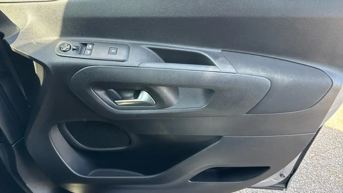 2019-vauxhall-combo-life-15-energy-130ps-auto-big-40