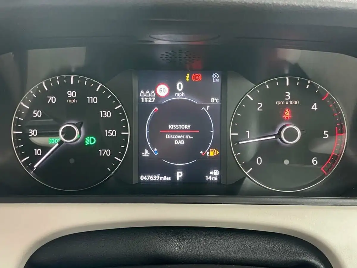 2018-land-rover-range-rover-velar-20-d180-s-ss-big-31