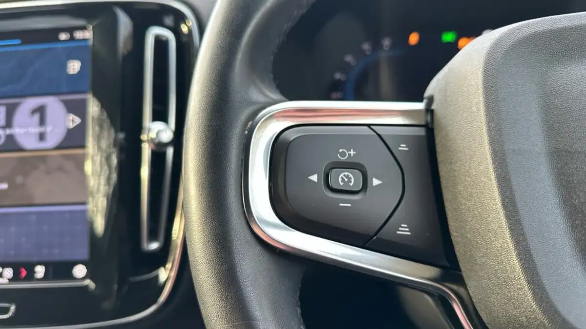 2021-volvo-xc40-e-twin-recharge-plus-big-17