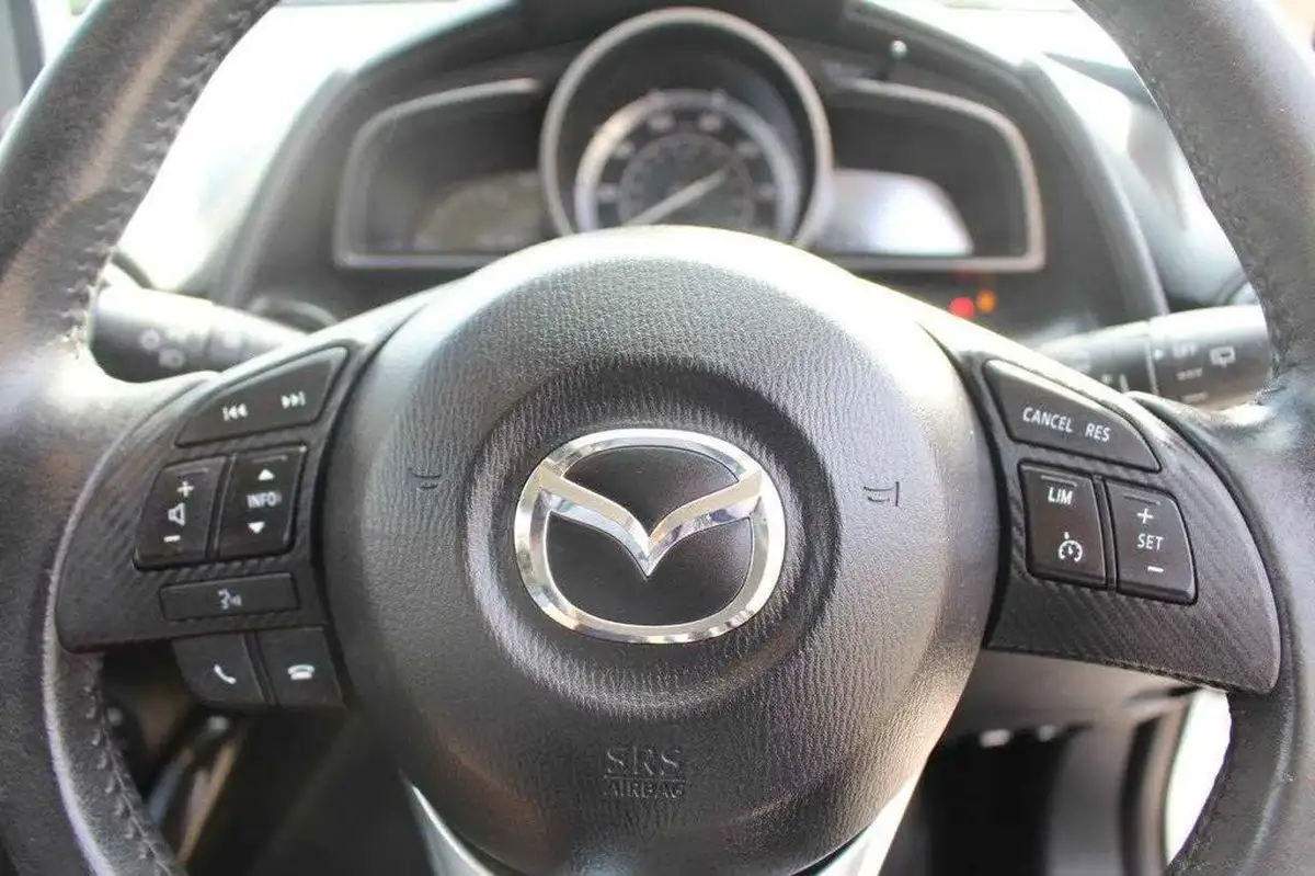 2016-mazda-mazda2-15-se-l-nav-big-17