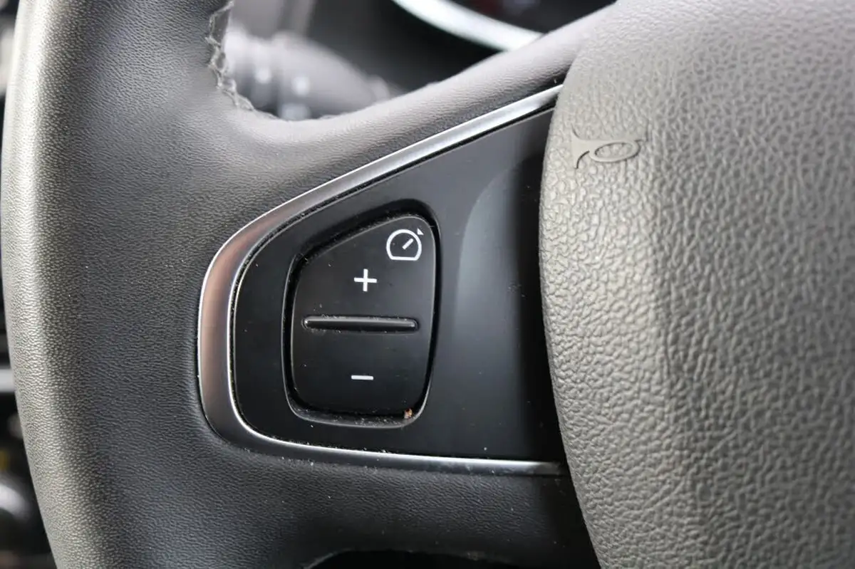 2018-renault-clio-09-tce-play-90ps-big-29