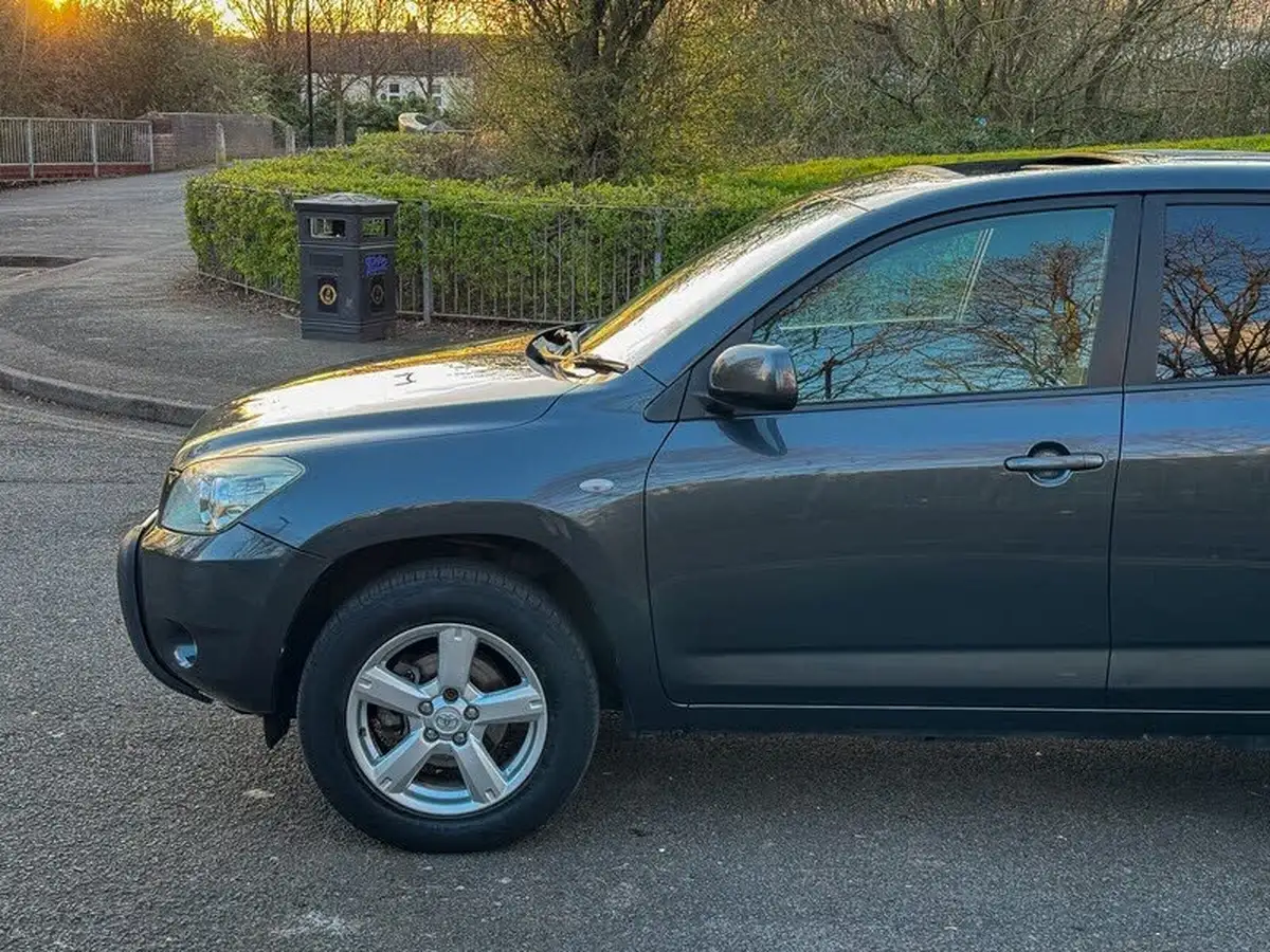 2007-toyota-rav4-20-xt-r-auto-big-5