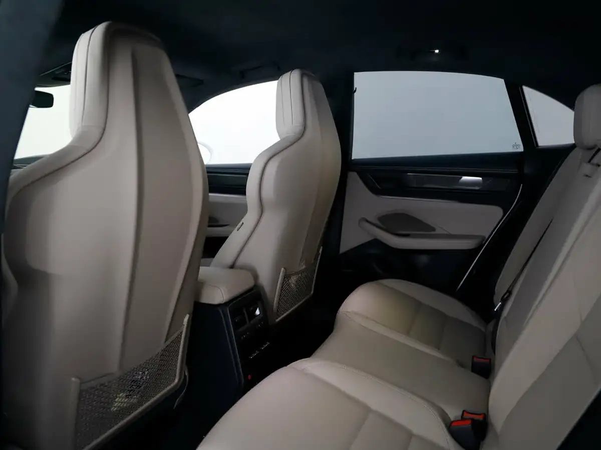 2025-porsche-macan-e-turbo-electric-big-13
