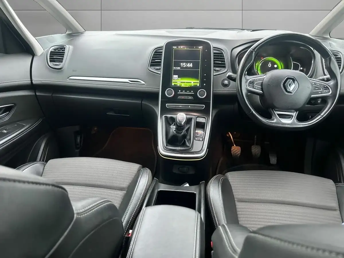 2017-renault-scenic-12-tce-dynamique-s-nav-big-9