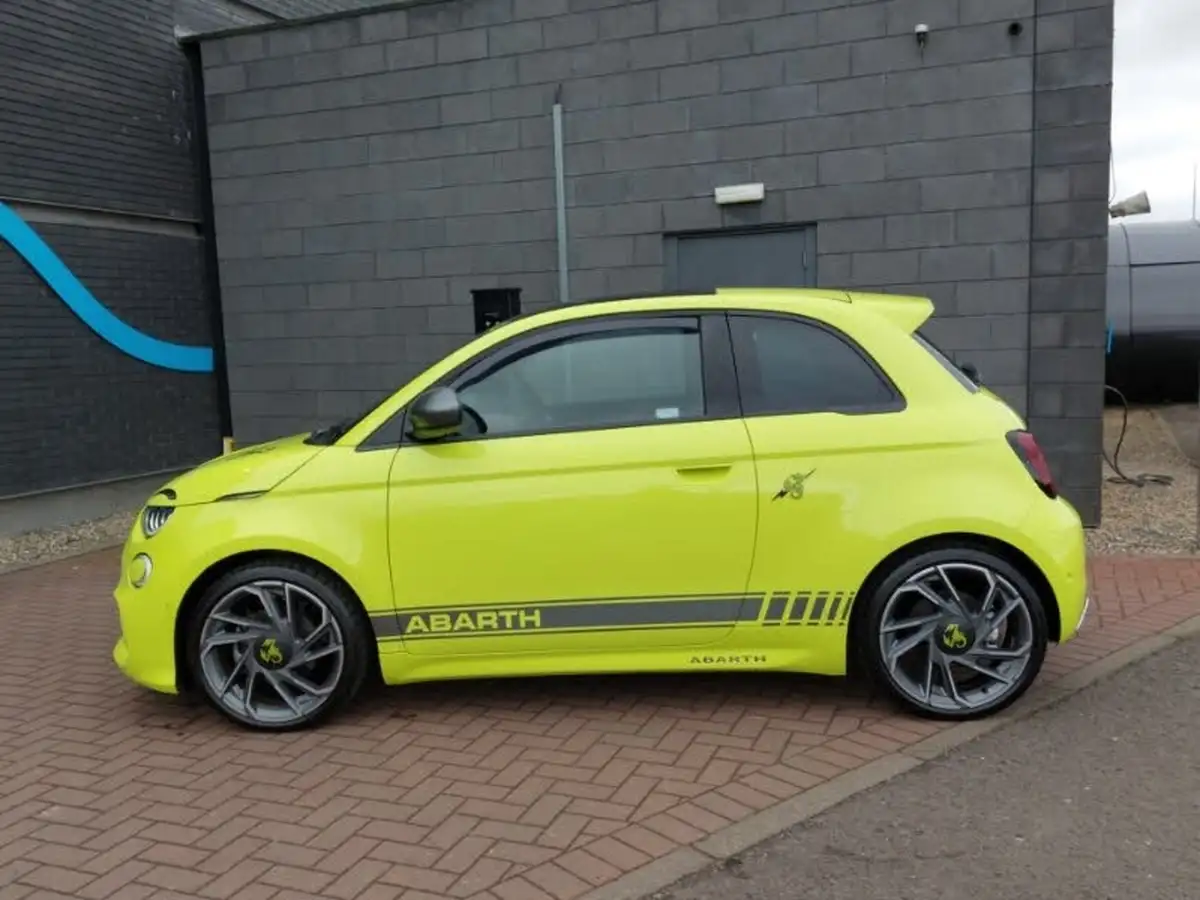 2024-abarth-500-e-500e-turismo-big-3