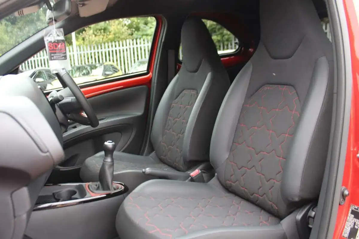 2022-toyota-aygo-x-10-vvt-i-exclusive-big-12